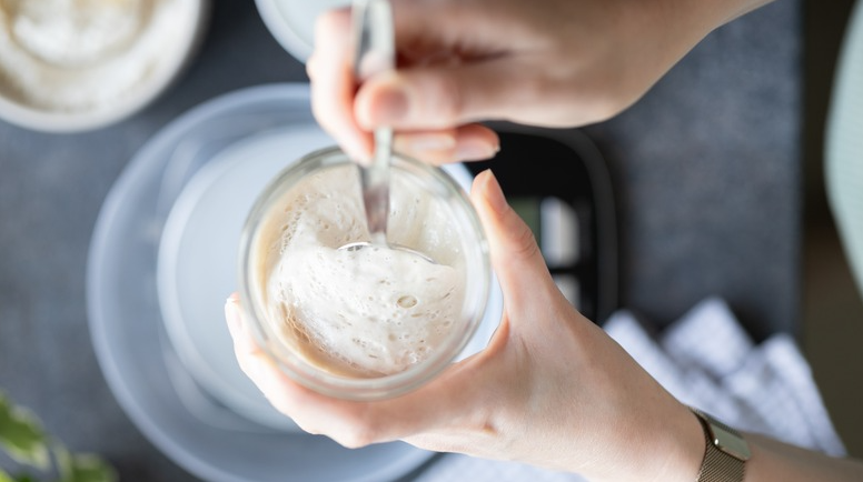 How to Make Sourdough Starter From Scratch