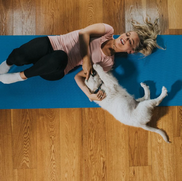 How Puppy Yoga Supports Puppy Development